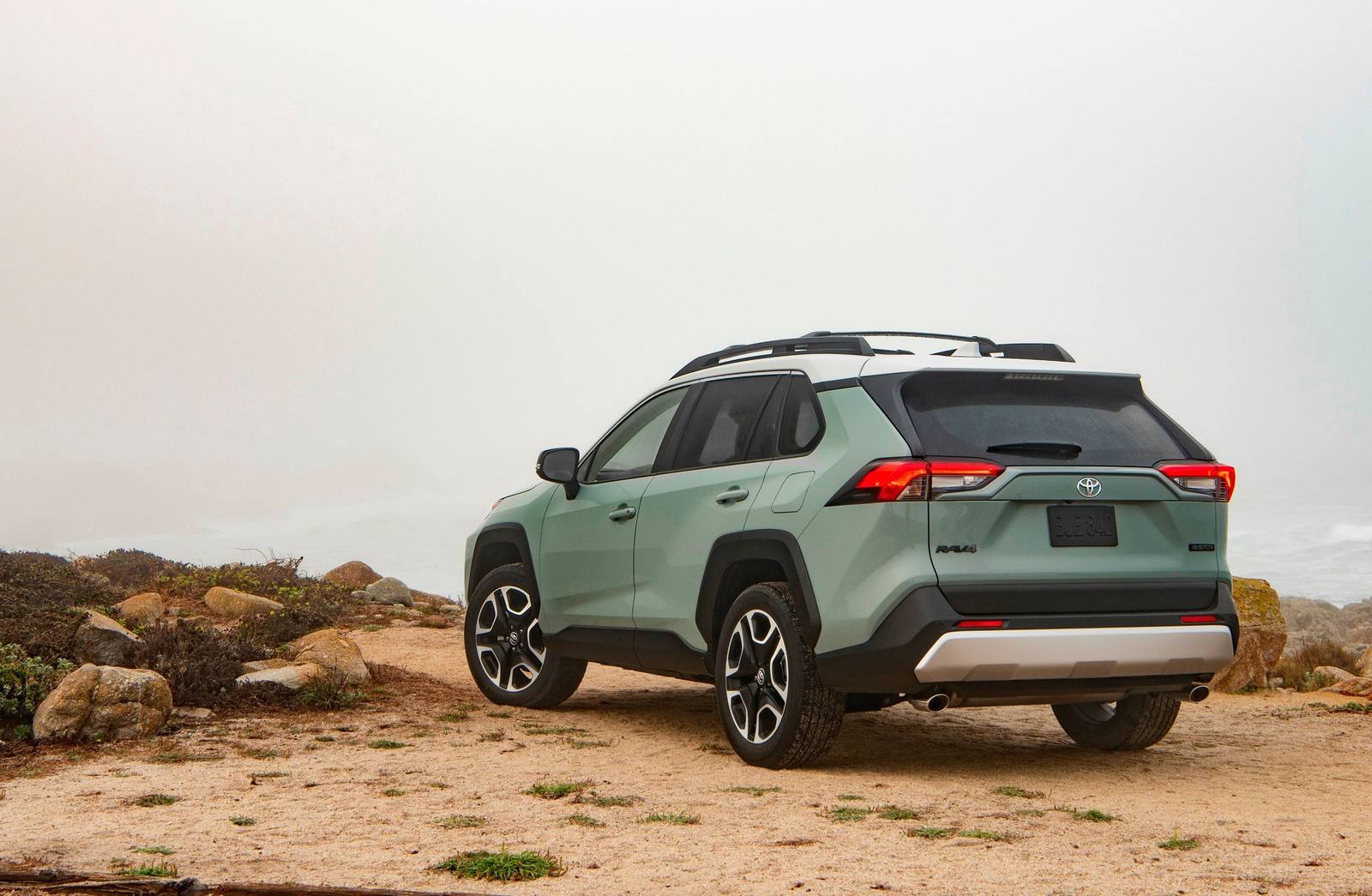 XA50 2.5 Hybrid AWD-i (US)