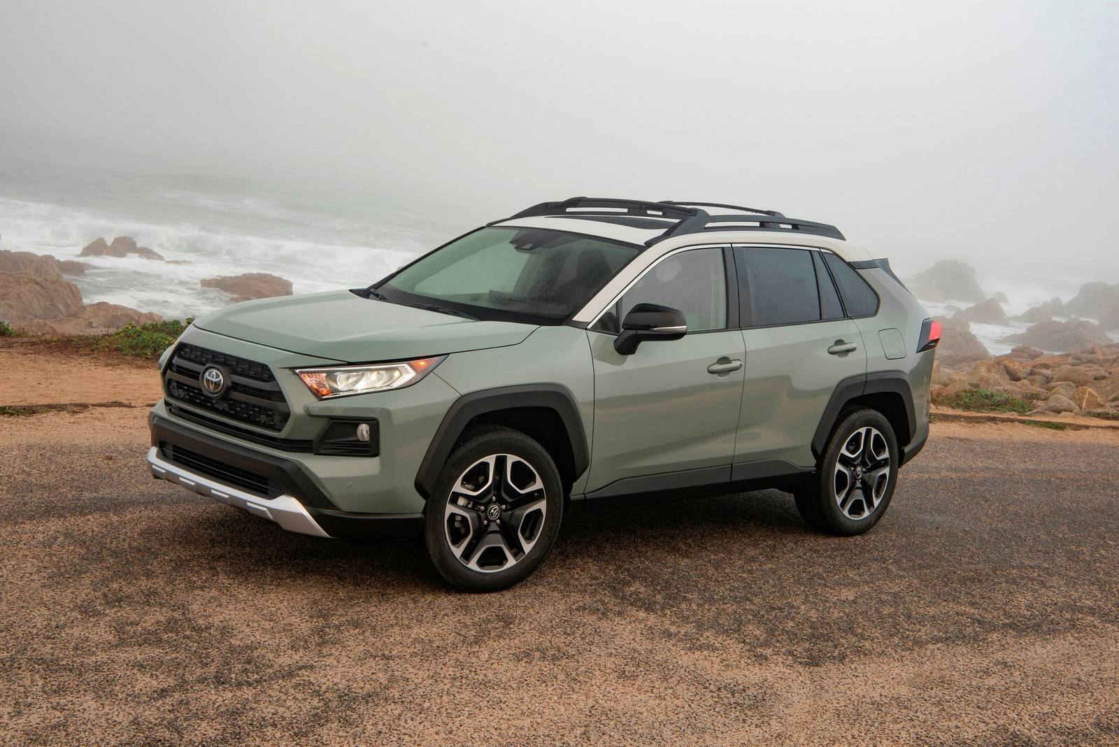 XA50 2.5 Hybrid AWD-i (US)