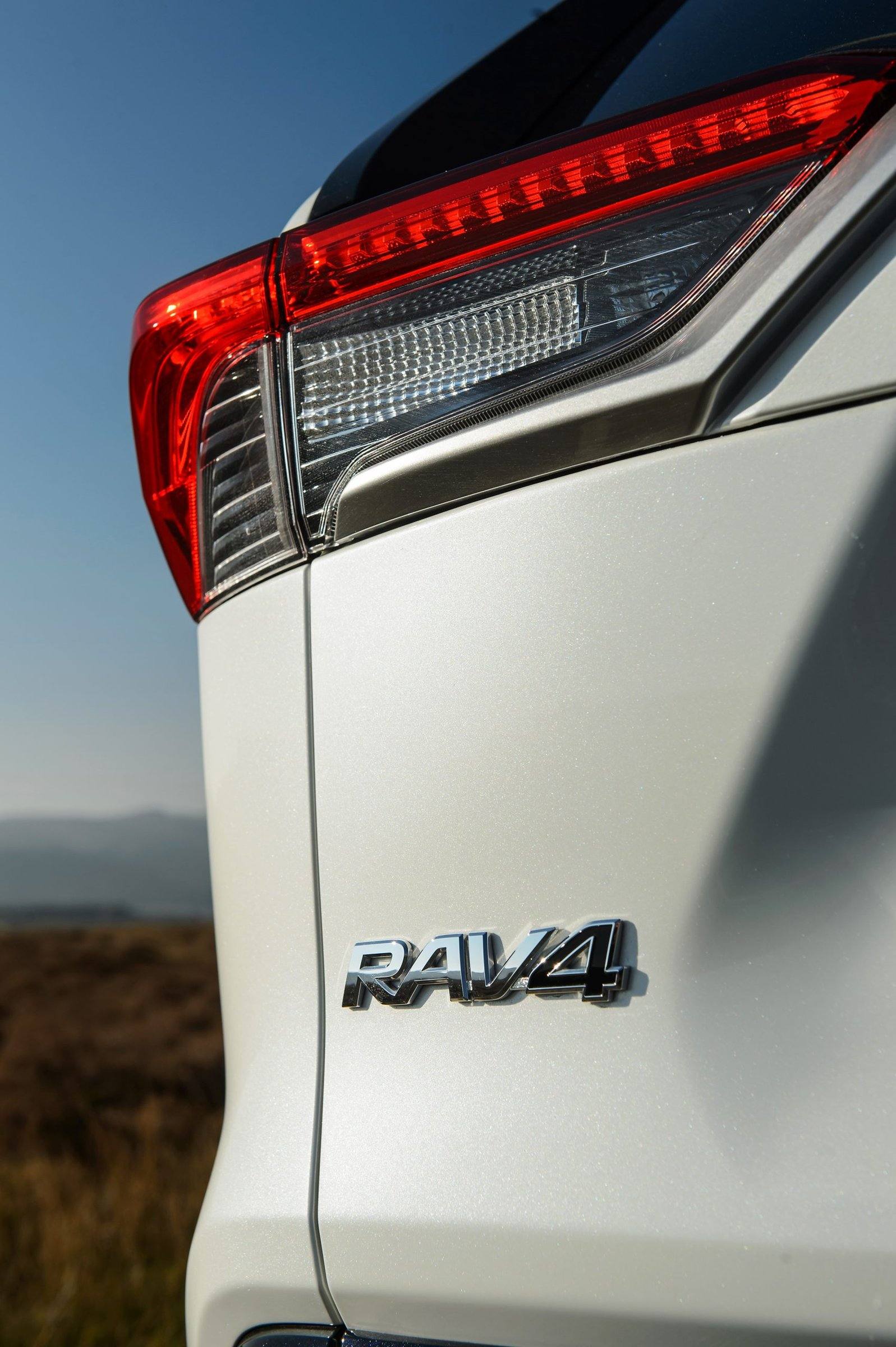 XA50 2.5 Hybrid FWD (EU)