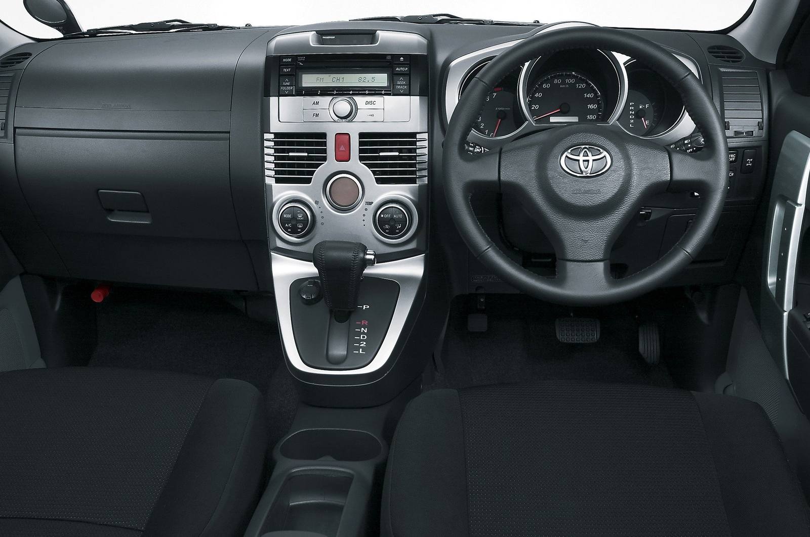 Rush 1.5 (J200E, 2WD)
