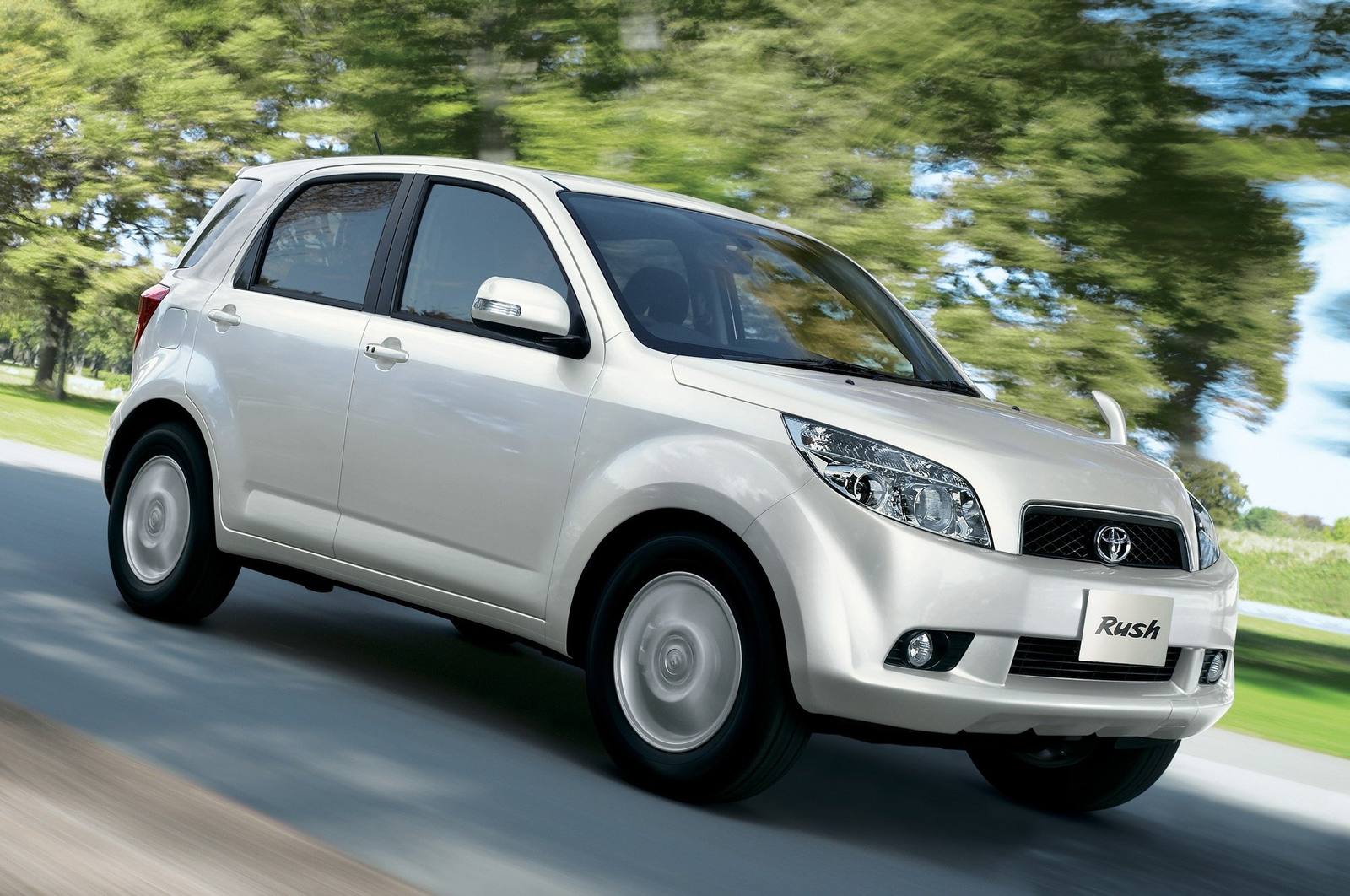 Rush 1.5 (J200E, 2WD)