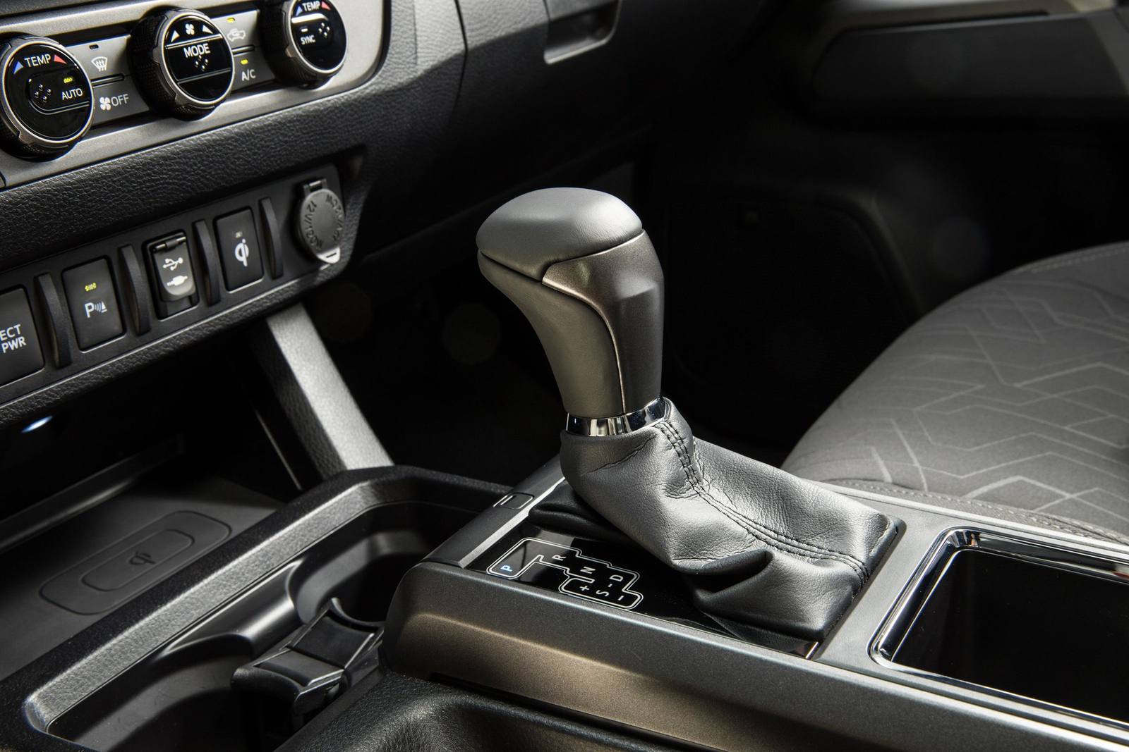 N300 TRD Sport 3.5 V6 6-speed Manual