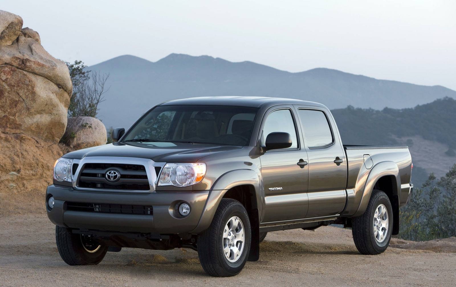 N220 4.0 V6 4WD