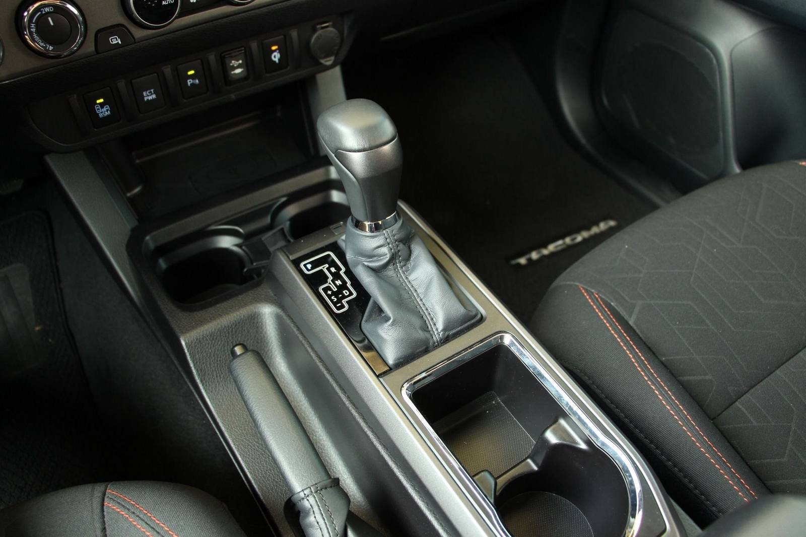 N300 TRD Off-Road 3.5 V6 4WD Automatic