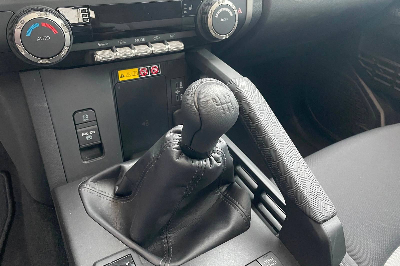 N400 TRD Off-Road 2.4 T24A-FTS 4WD