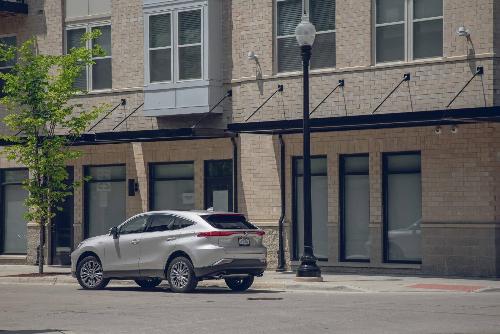Venza Hybrid AWD