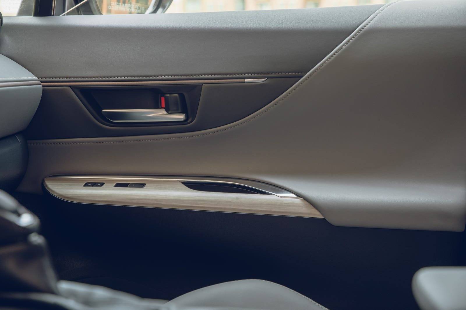 Venza Hybrid AWD