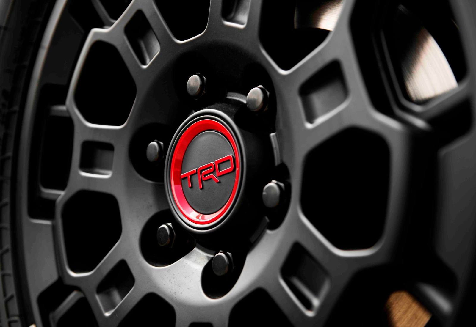 XK70 i-FORCE MAX Hybrid TRD Pro