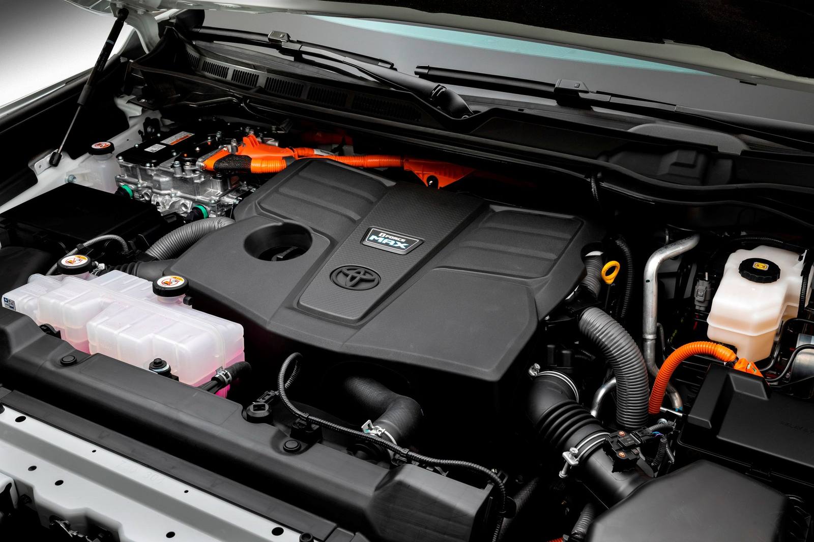 XK70 i-FORCE MAX Hybrid TRD Pro