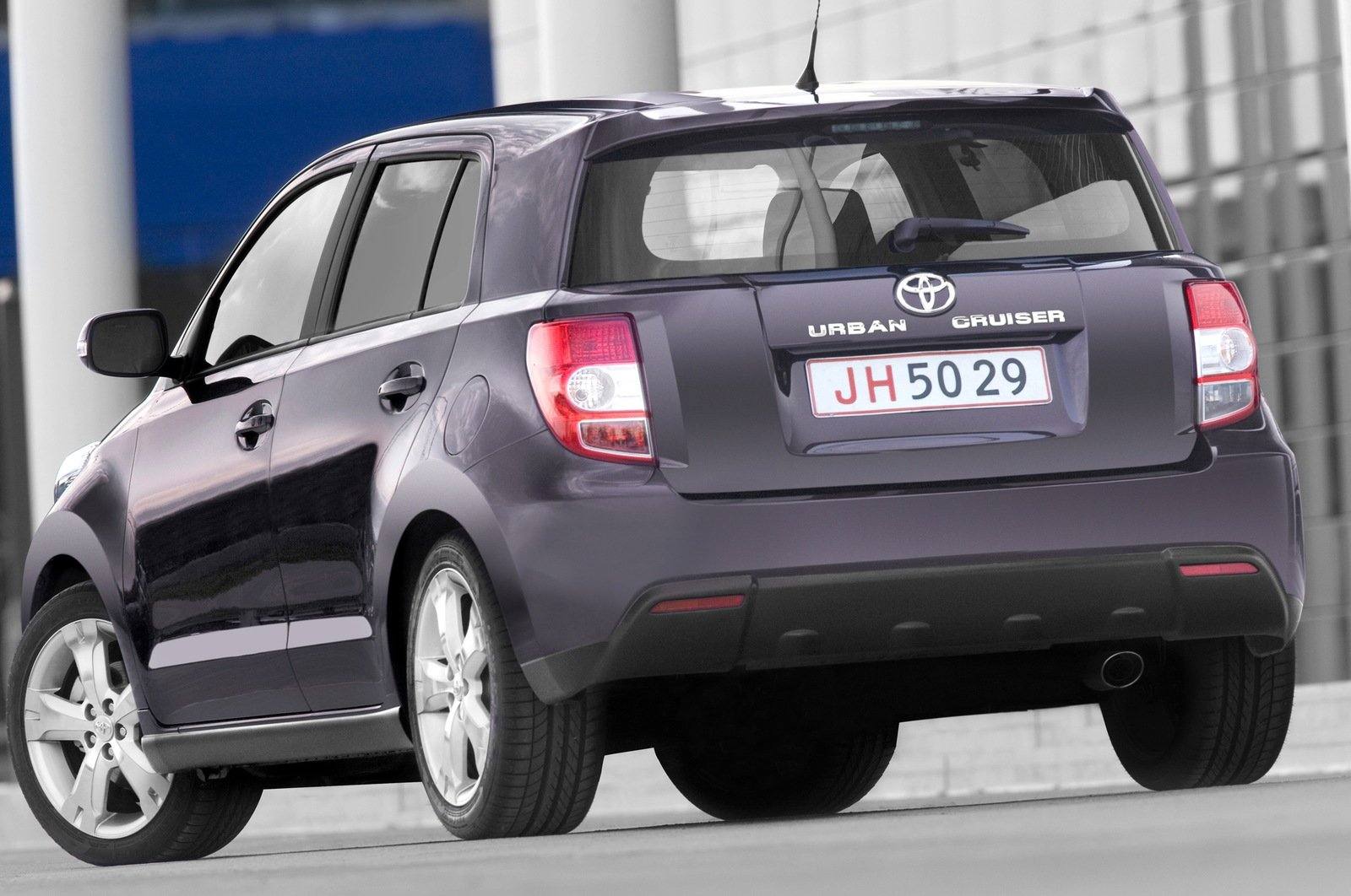 XP110 1.33 Dual VVT-i 6MT Hatchback