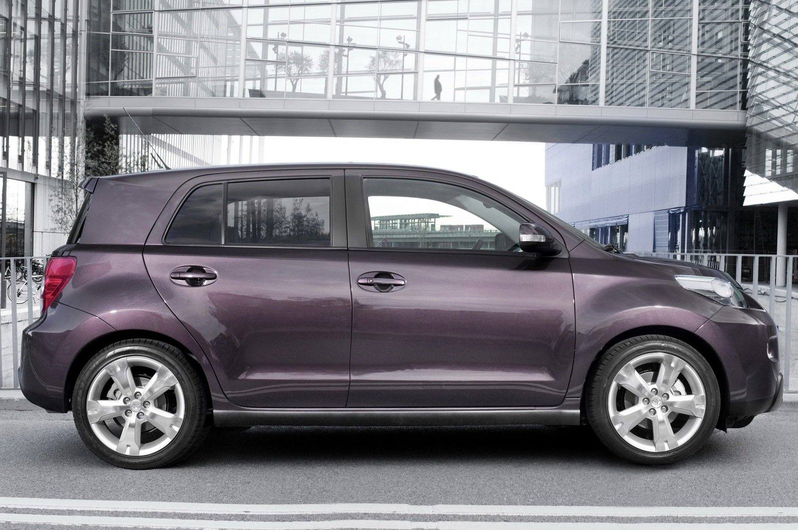 XP110 1.33 Dual VVT-i 6MT Hatchback