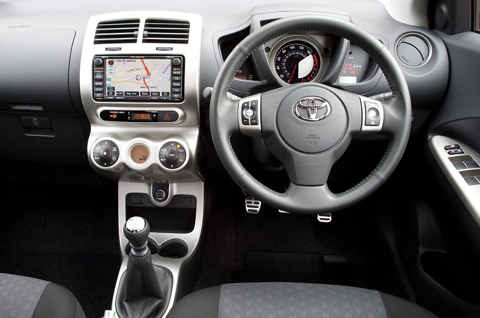 XP110 1.33 Dual VVT-i 6MT Hatchback