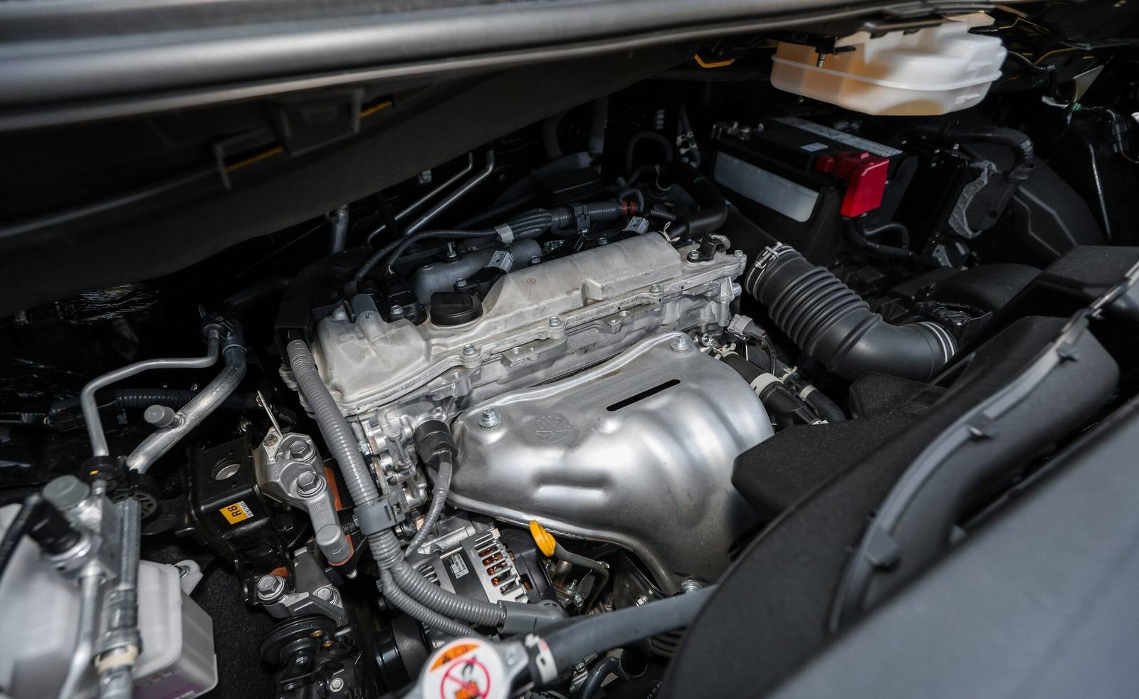 Vellfire 2.5 FWD (AH40)