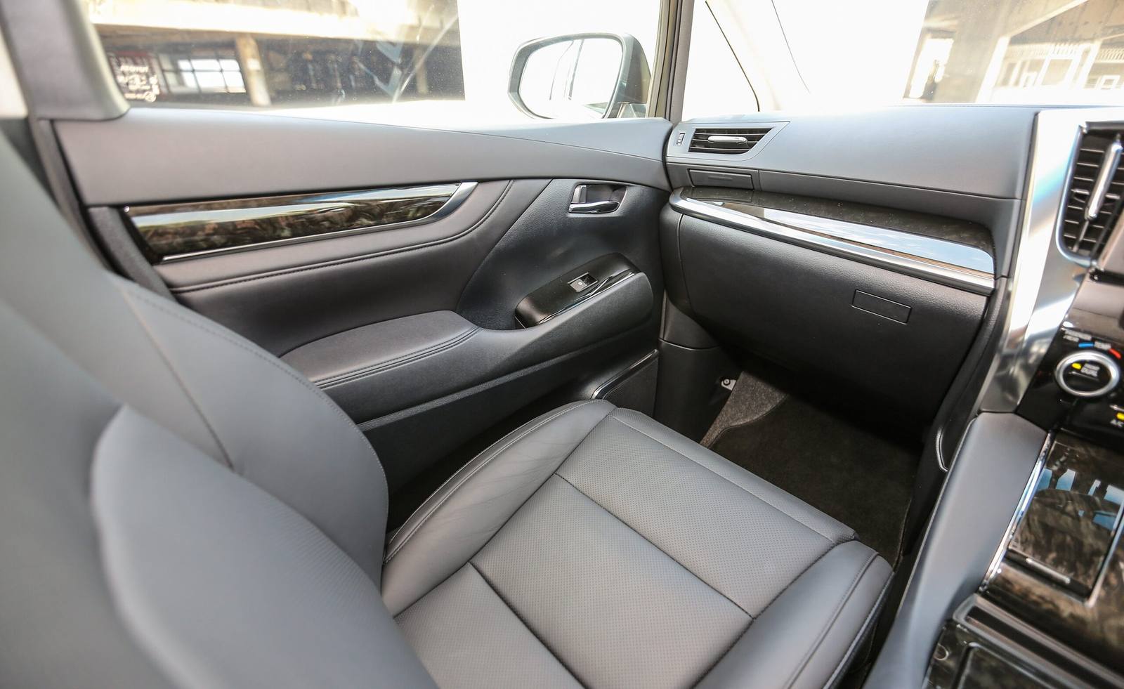Vellfire 2.5 Hybrid (AH30)