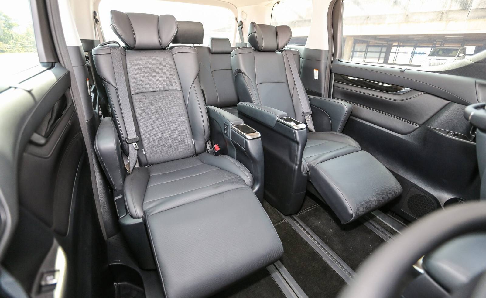 Vellfire 2.5 Hybrid (AH30)