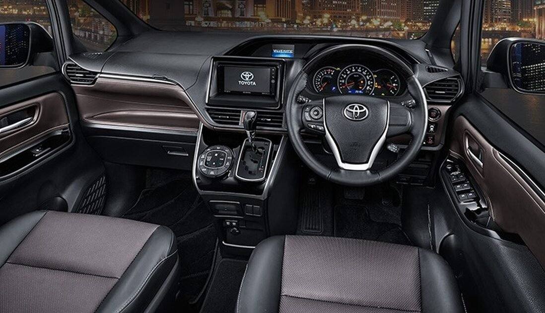 Voxy 2.0 4WD (R80)