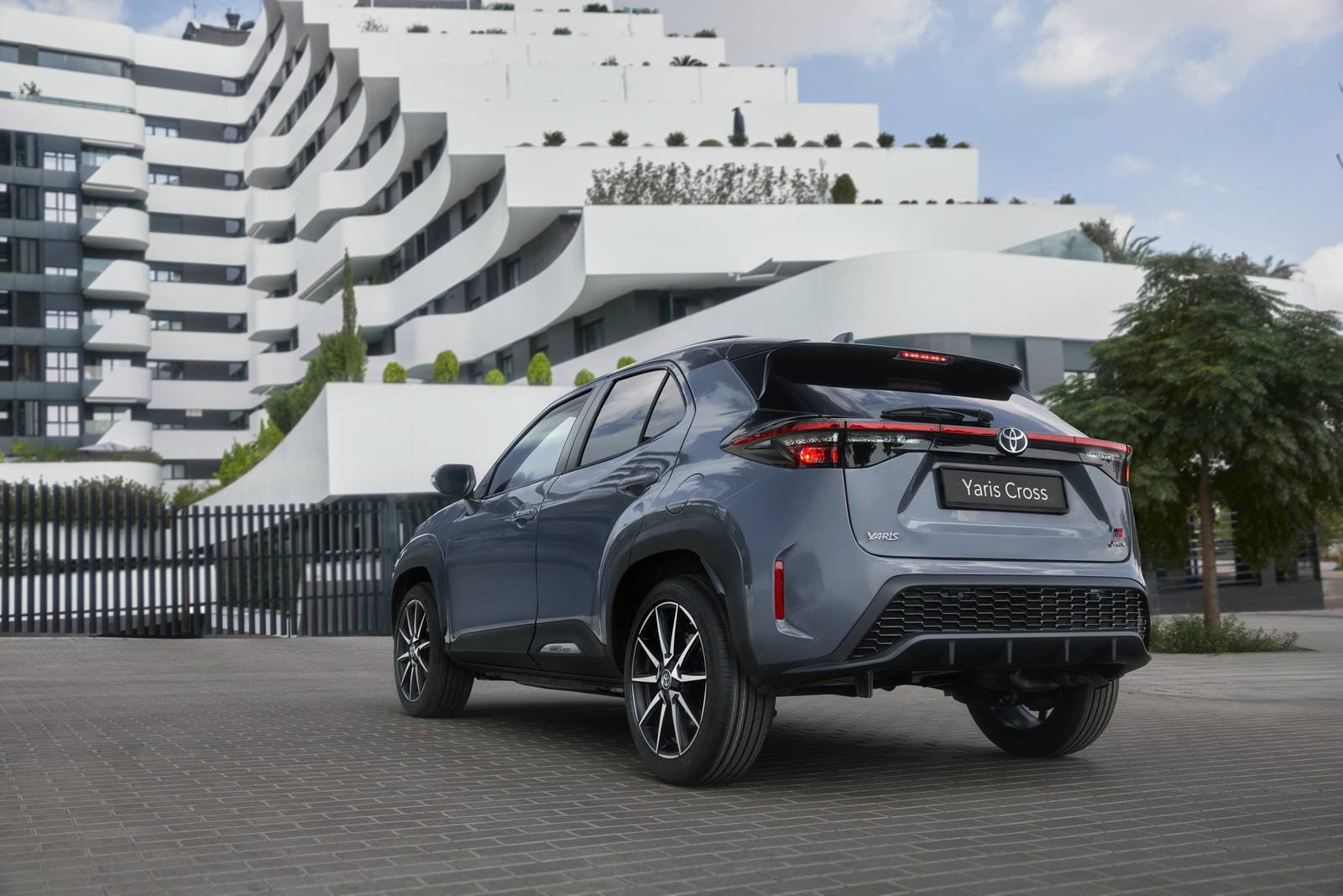 Hybrid 130 AWD-i
