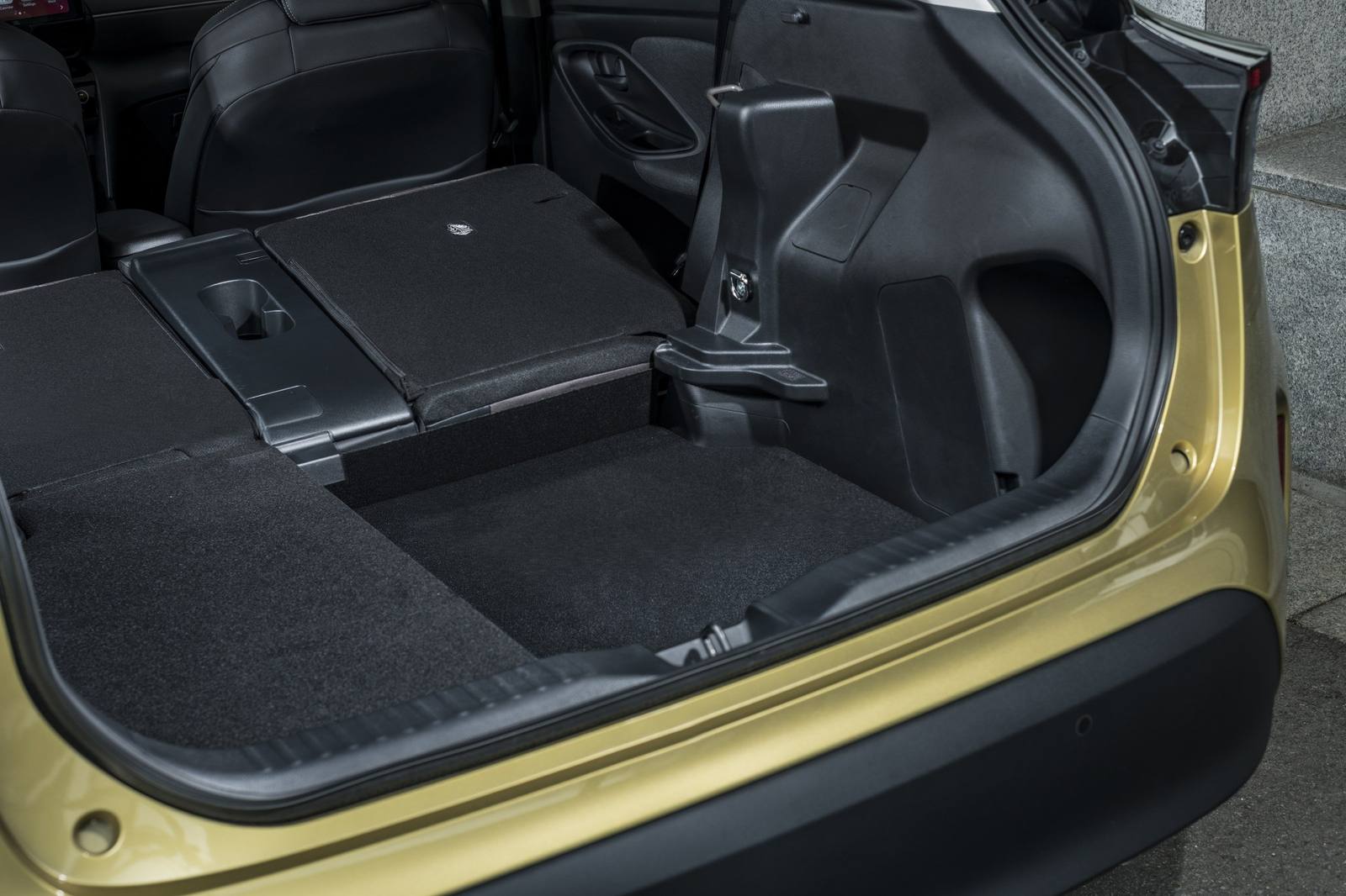 1.5 Hybrid AWD-i 116