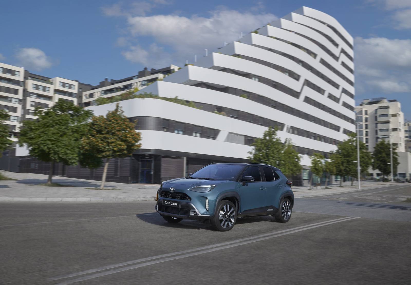 Hybrid 130 AWD-i