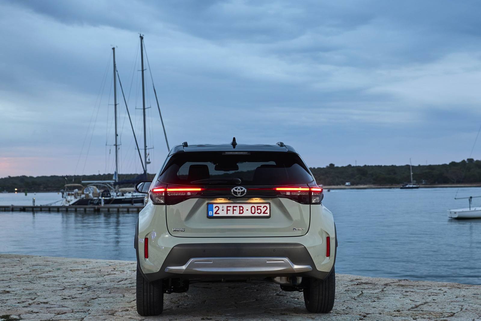 1.5 Hybrid AWD-i 116