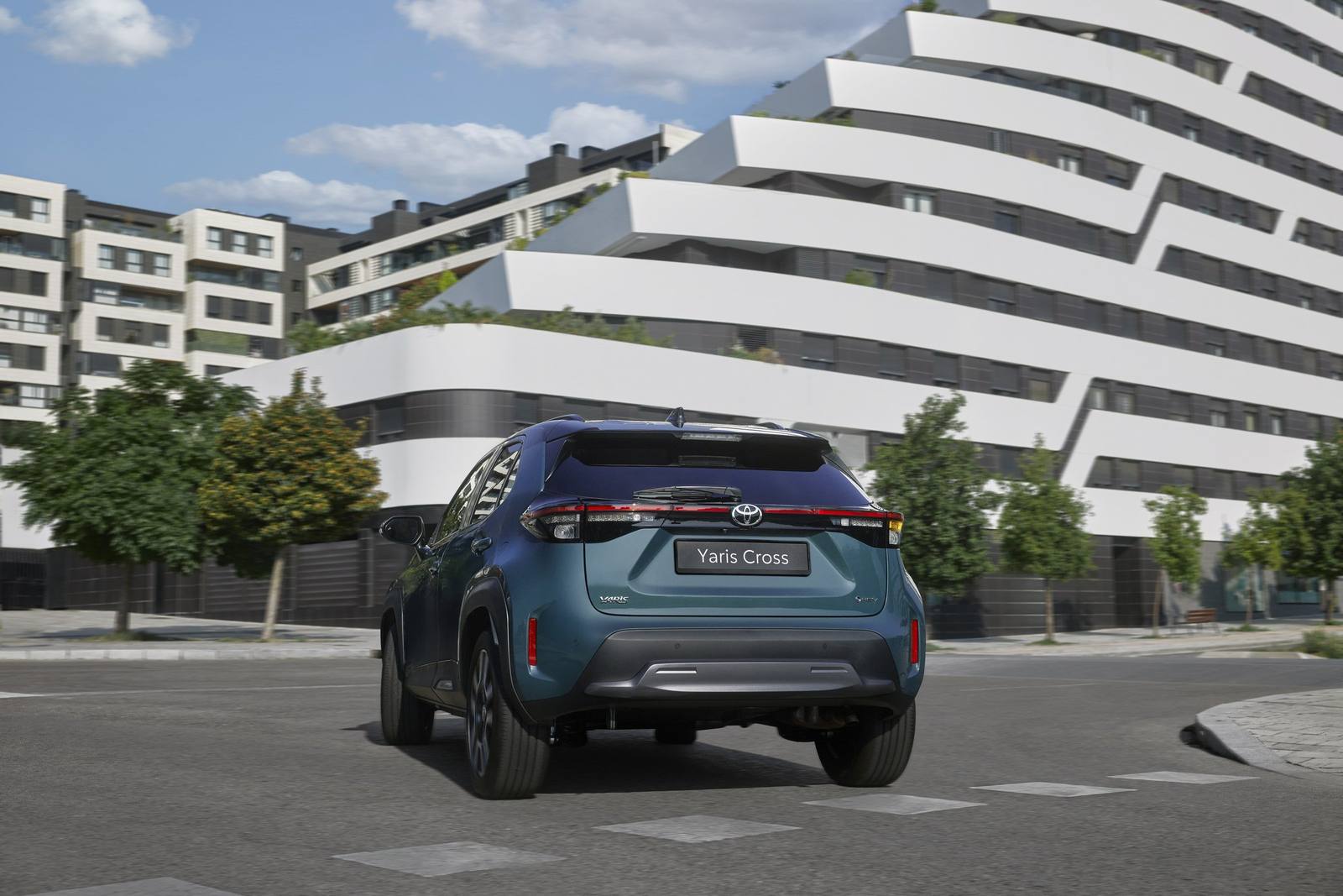 Hybrid 130 AWD-i