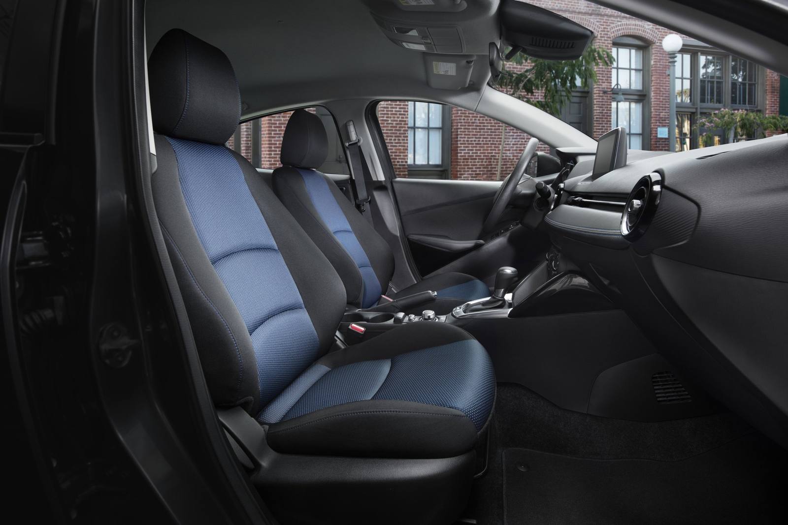 Yaris iA Sedan 1.5 6AT 2017-2018