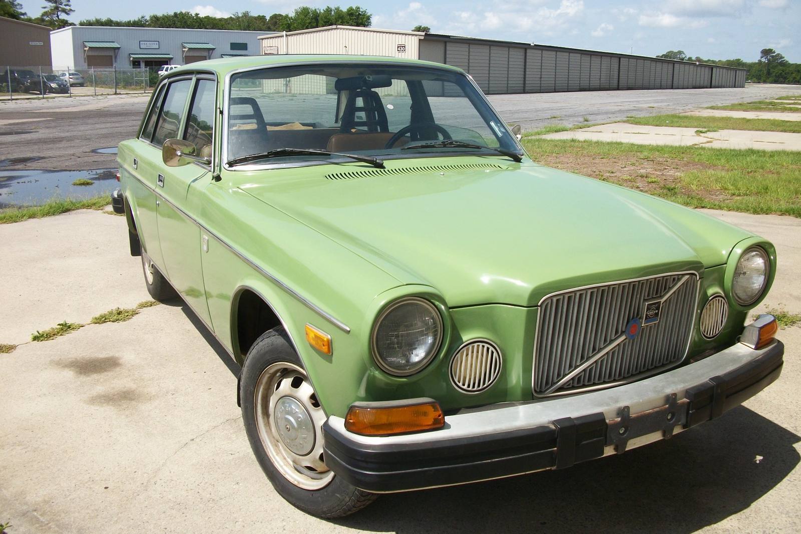 164 E