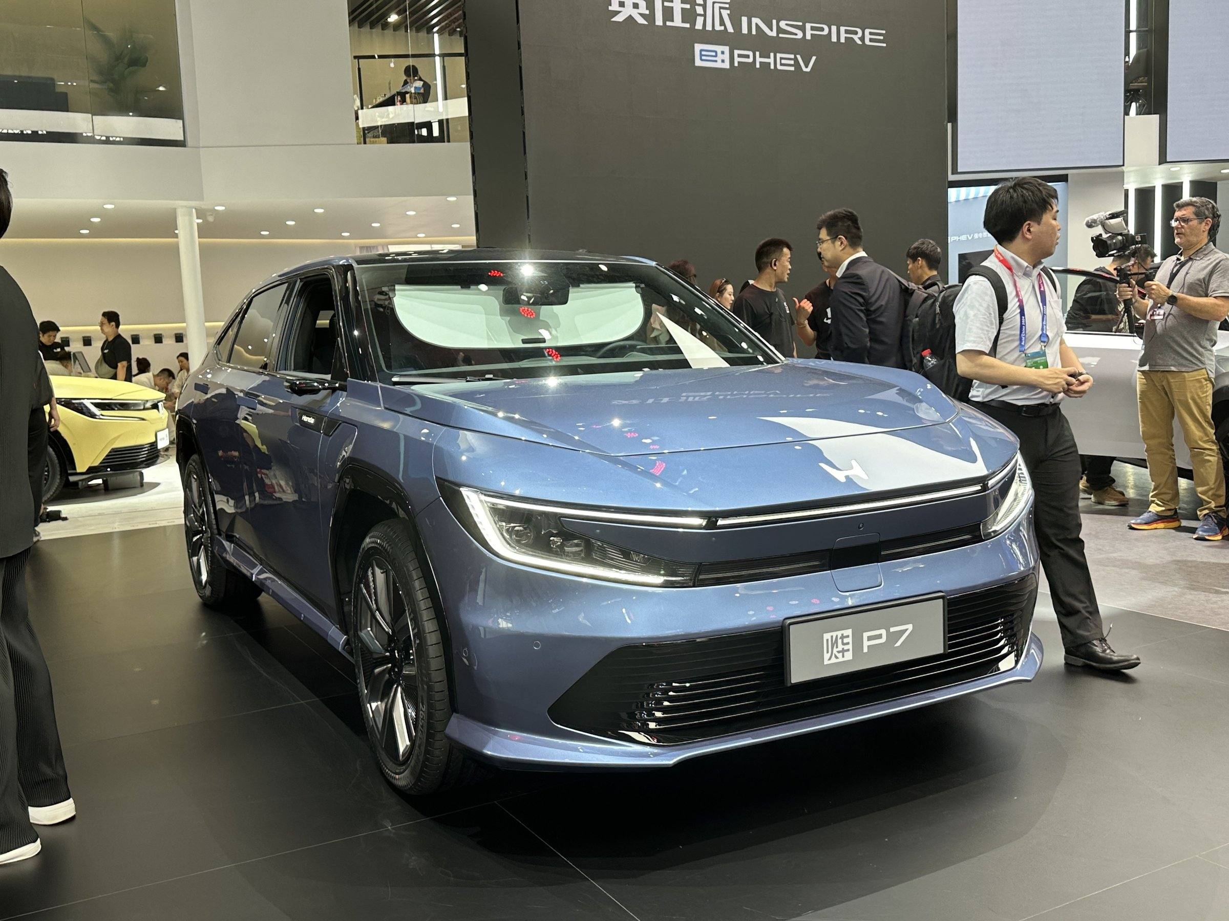 P7 AWD