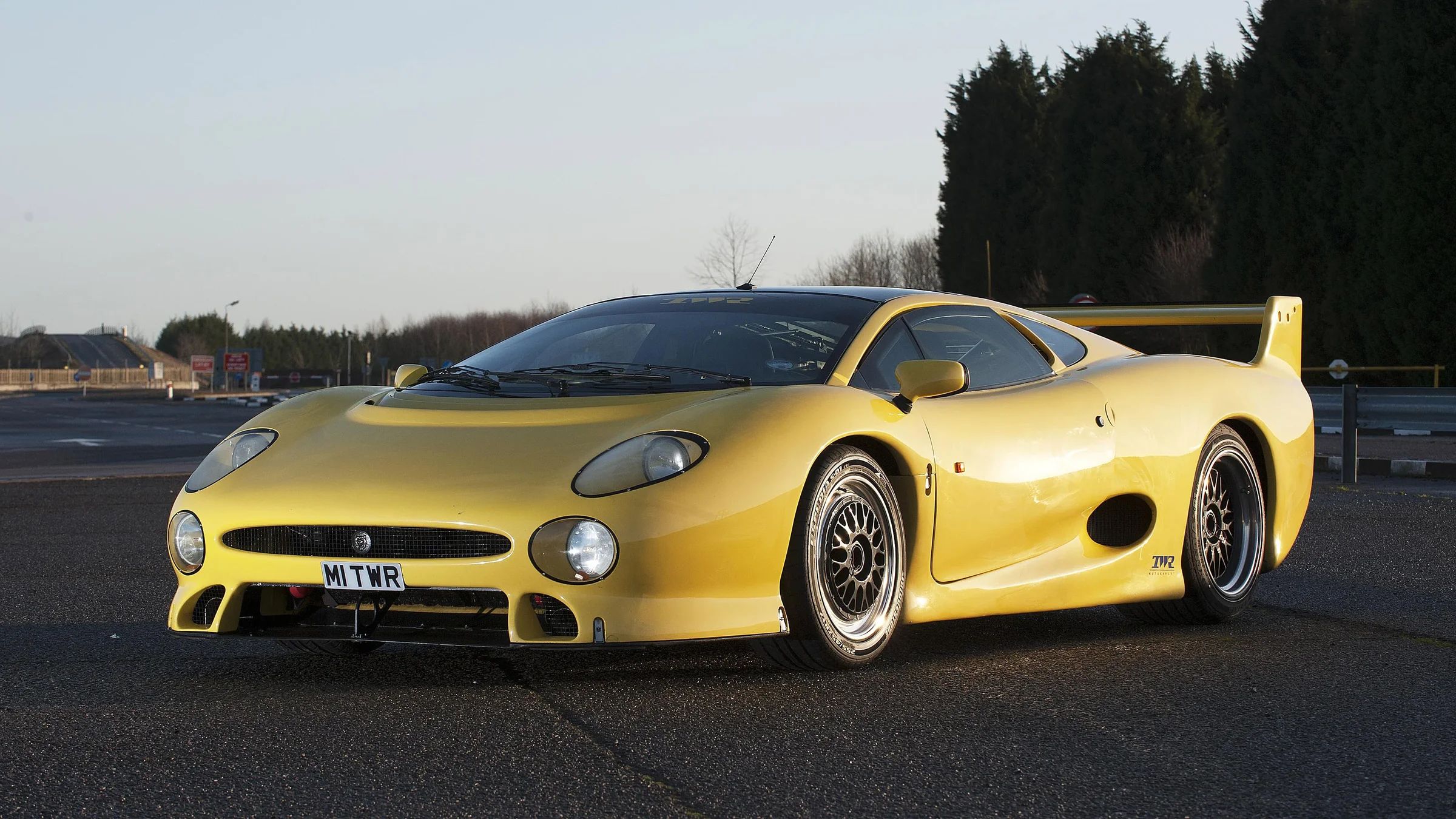 XJ220