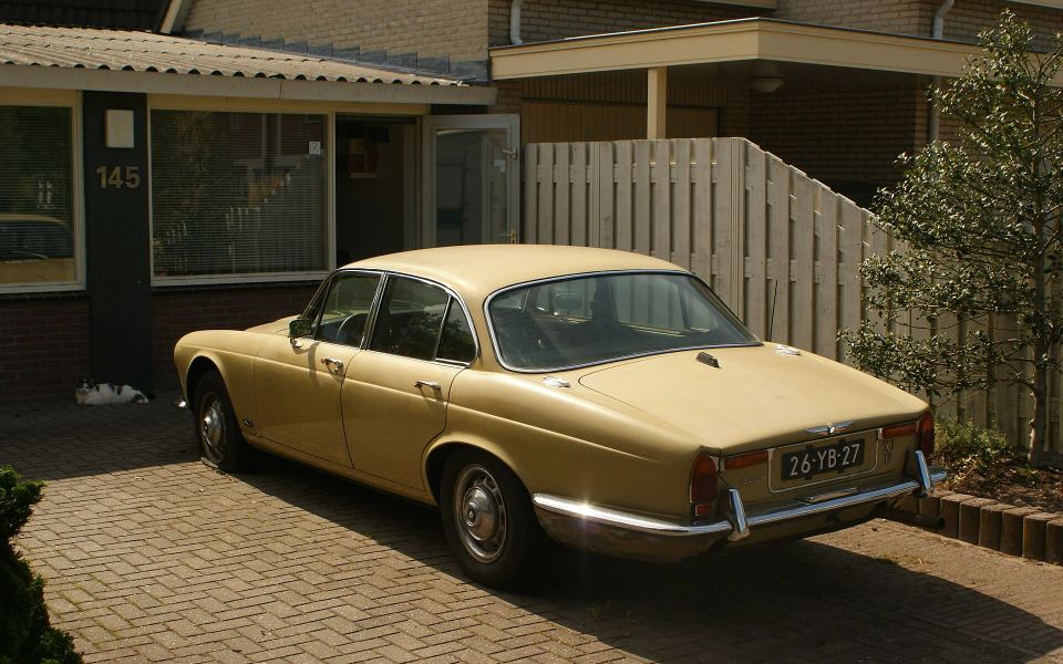XJ12