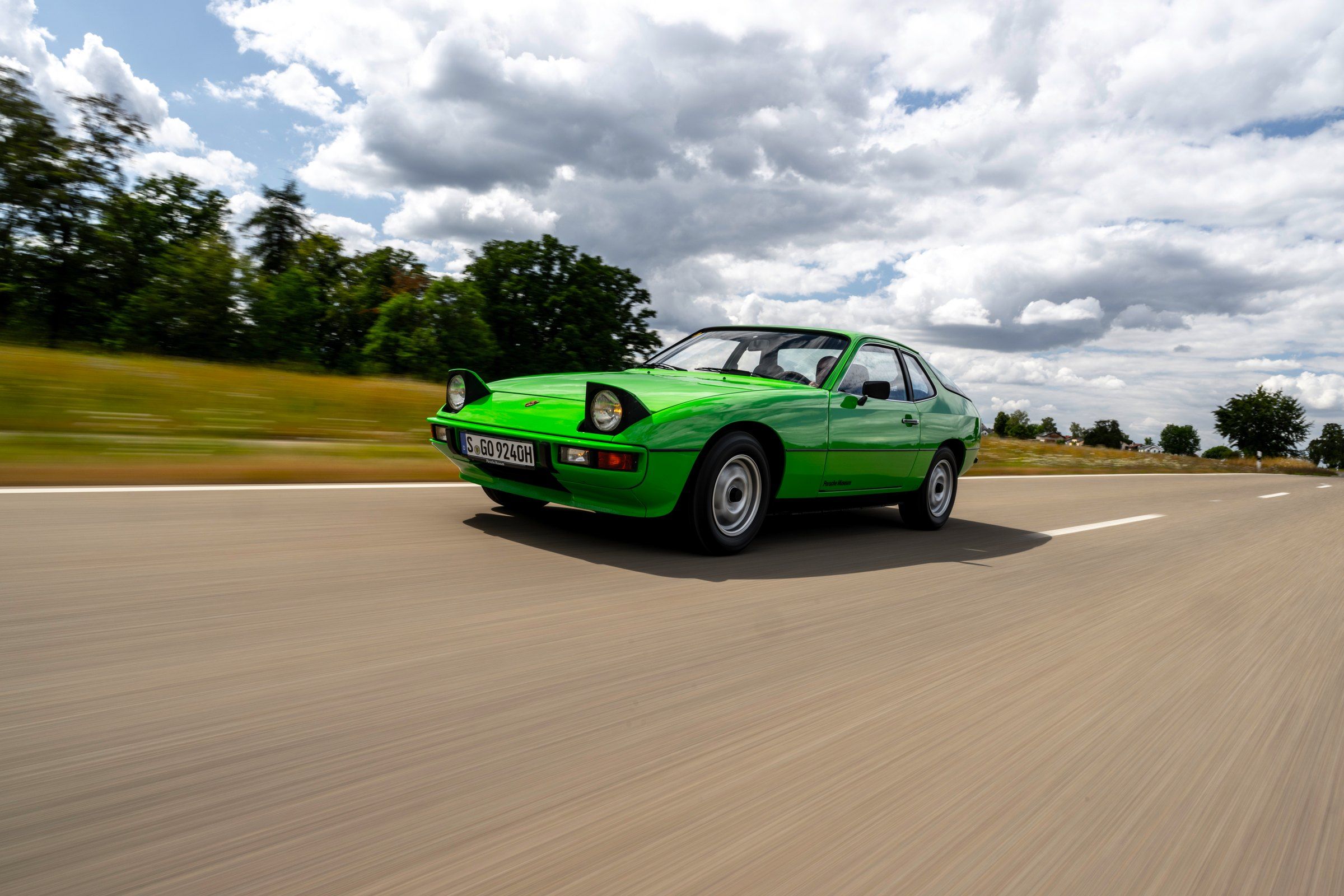 924