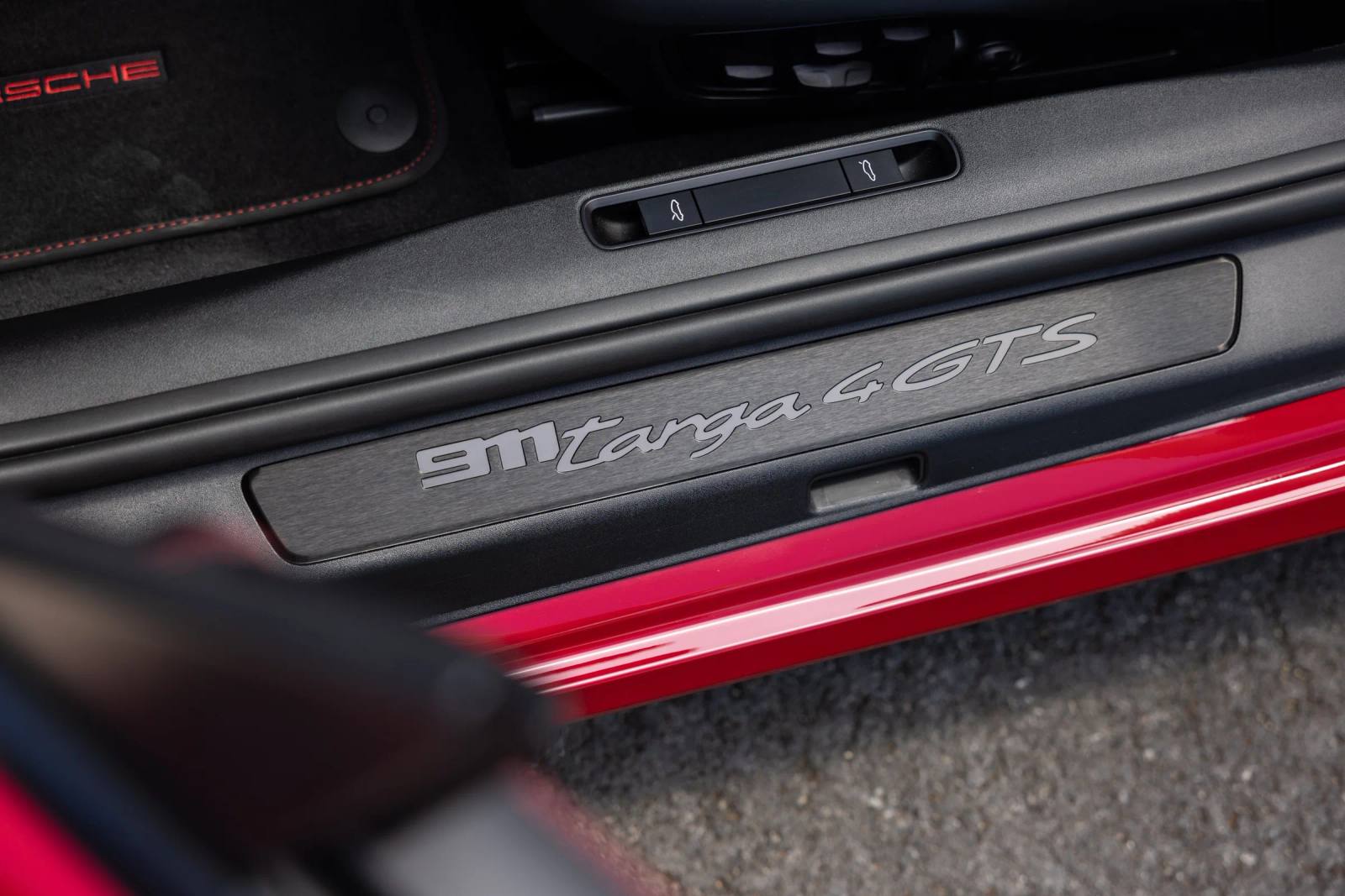 Targa 4 GTS (T-Hybrid)