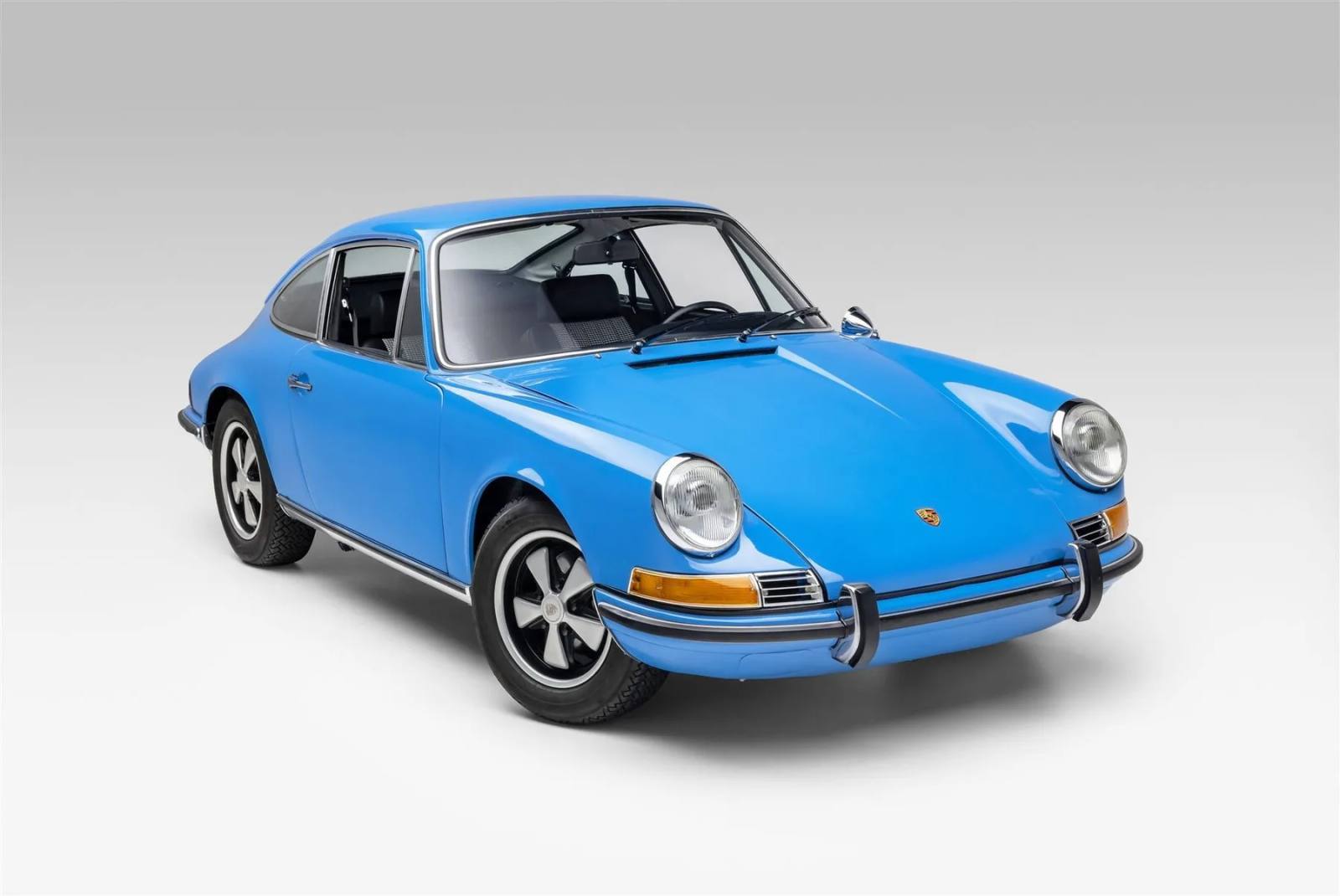 911 E