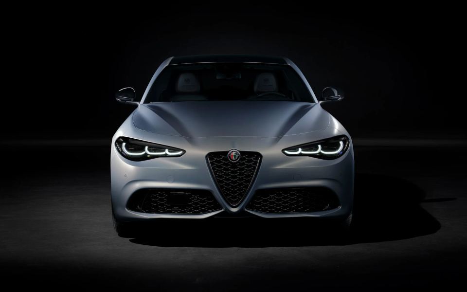 Giulia (952)