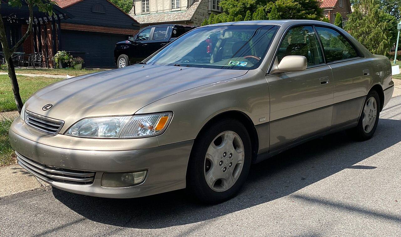 ES 300
