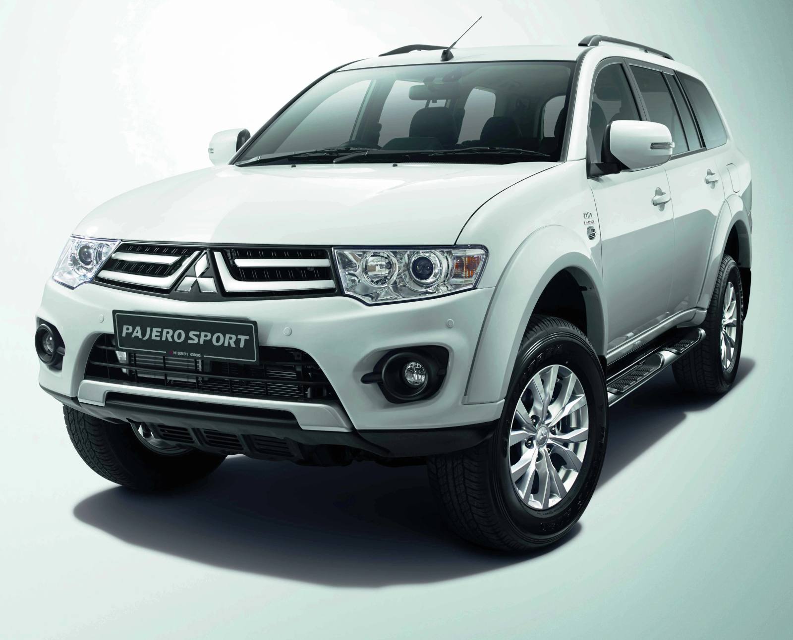 Montero Sport 2.5 DI-D