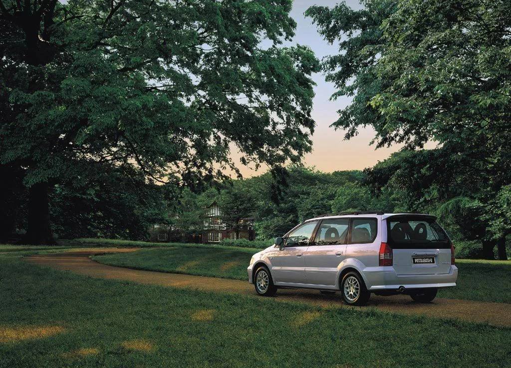Space Wagon 3.0 V6 GDI