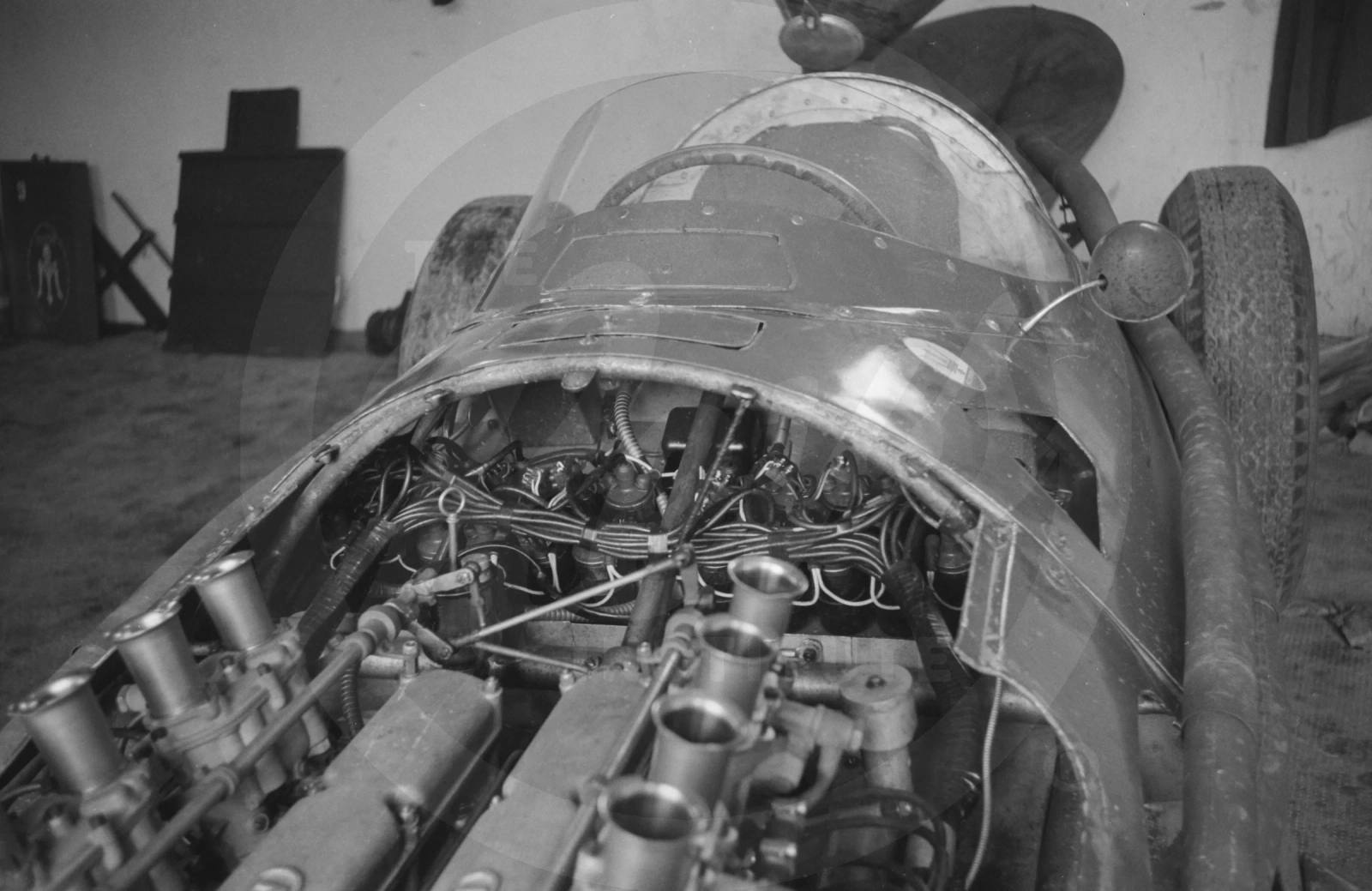 250F V12