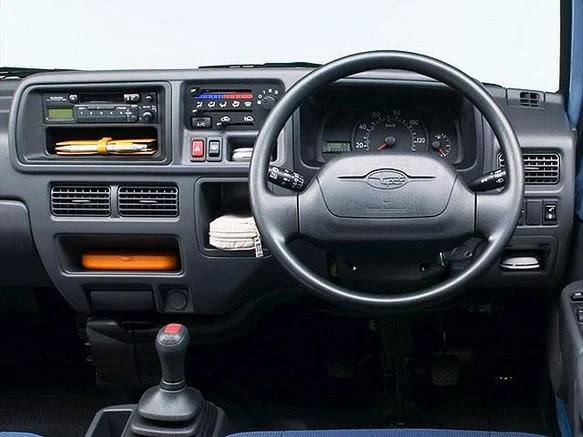Sambar Van 0.66 NA 4WD