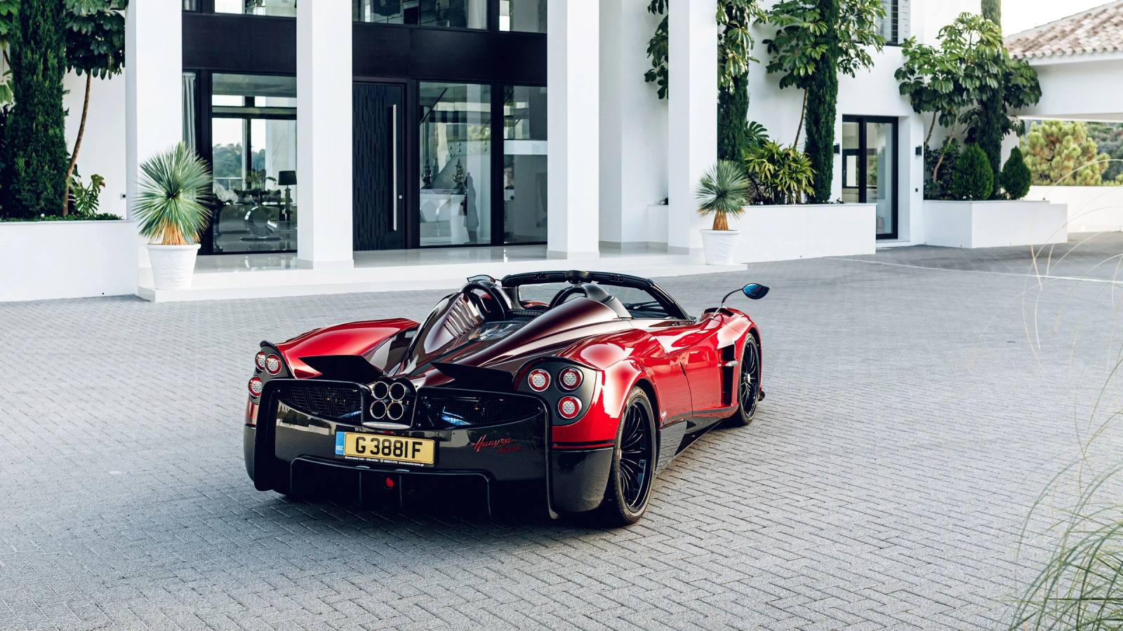 Huayra Roadster