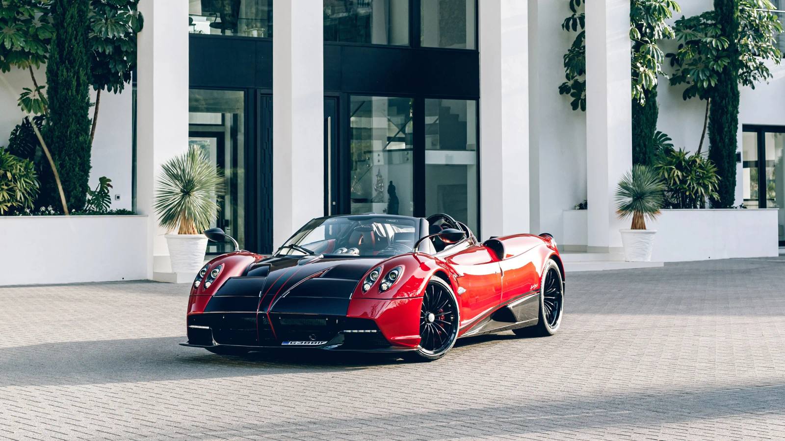 Huayra Roadster