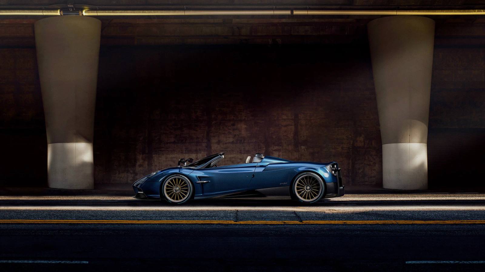 Huayra Roadster