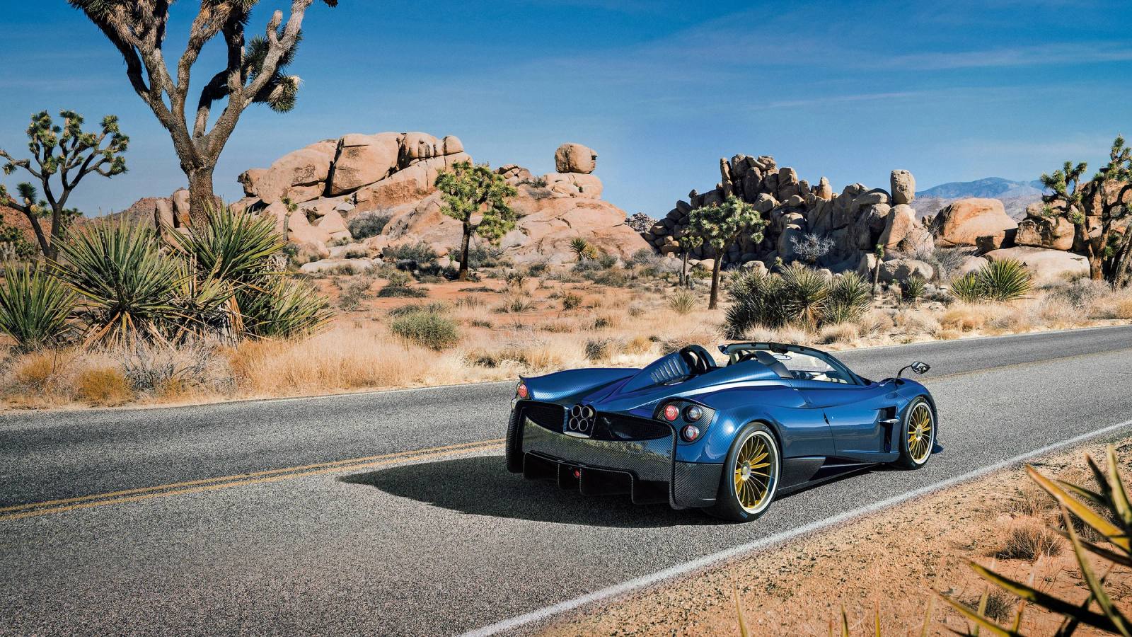Huayra Roadster