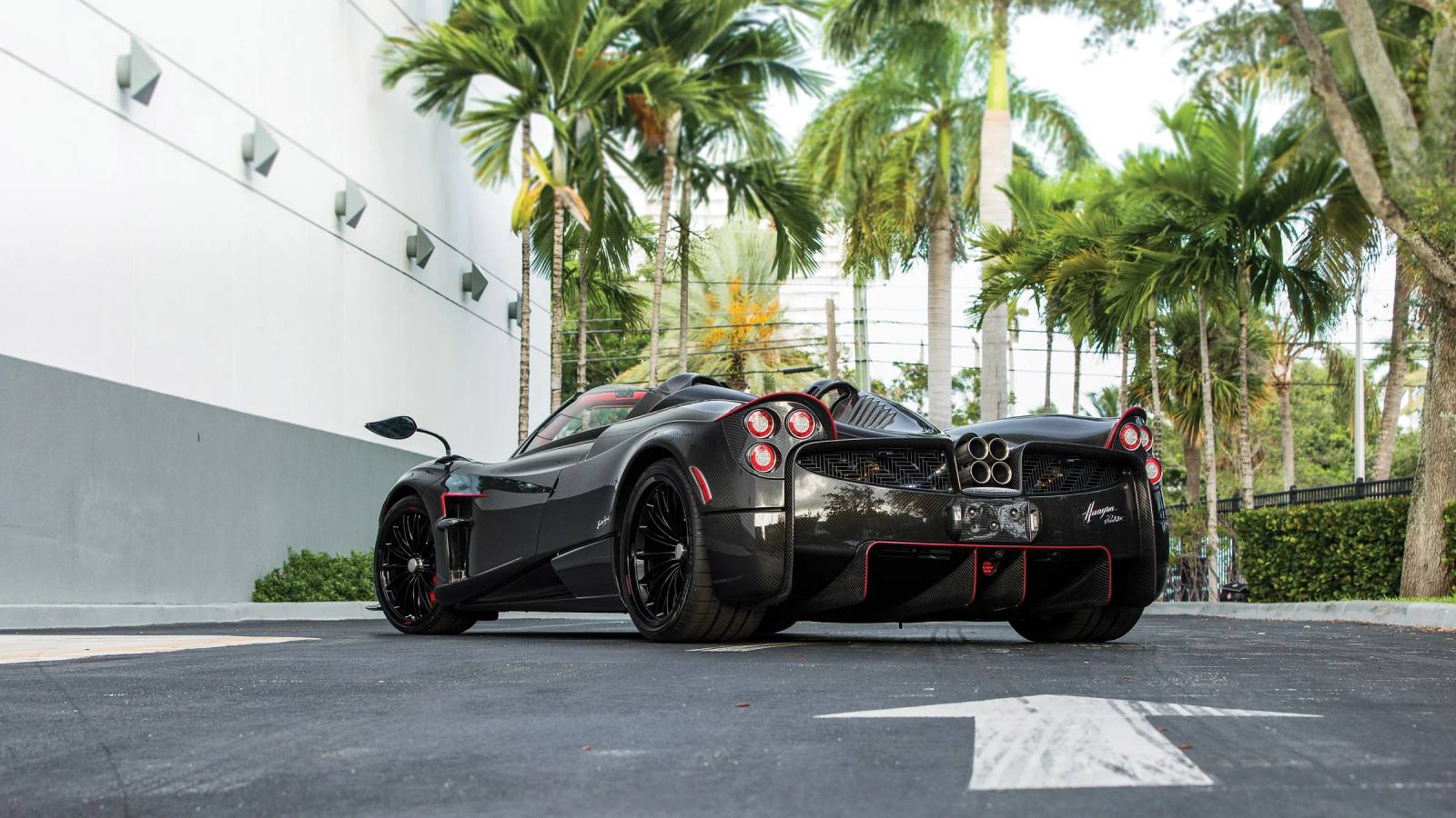 Huayra Roadster