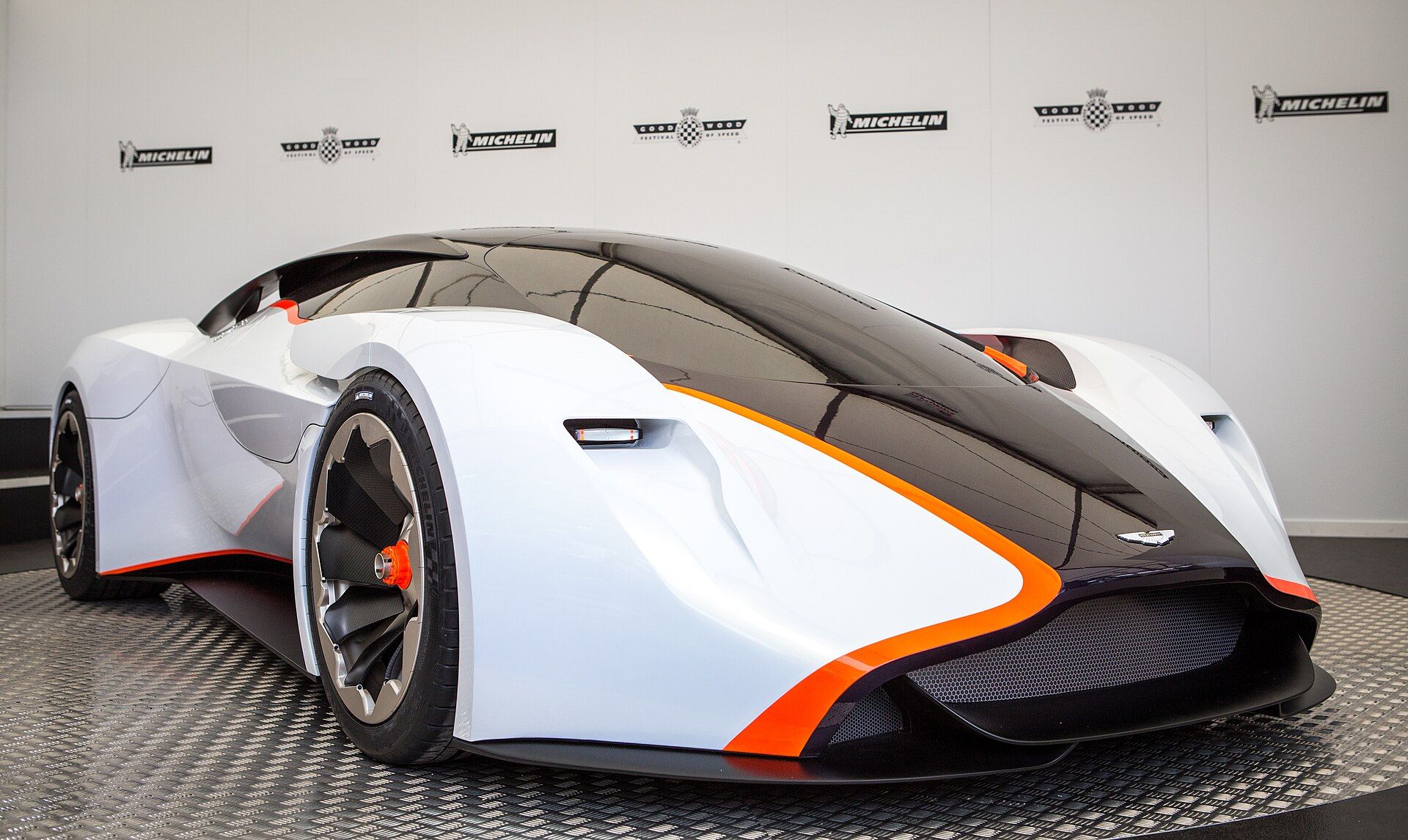 DP-100 Vision Gran Turismo