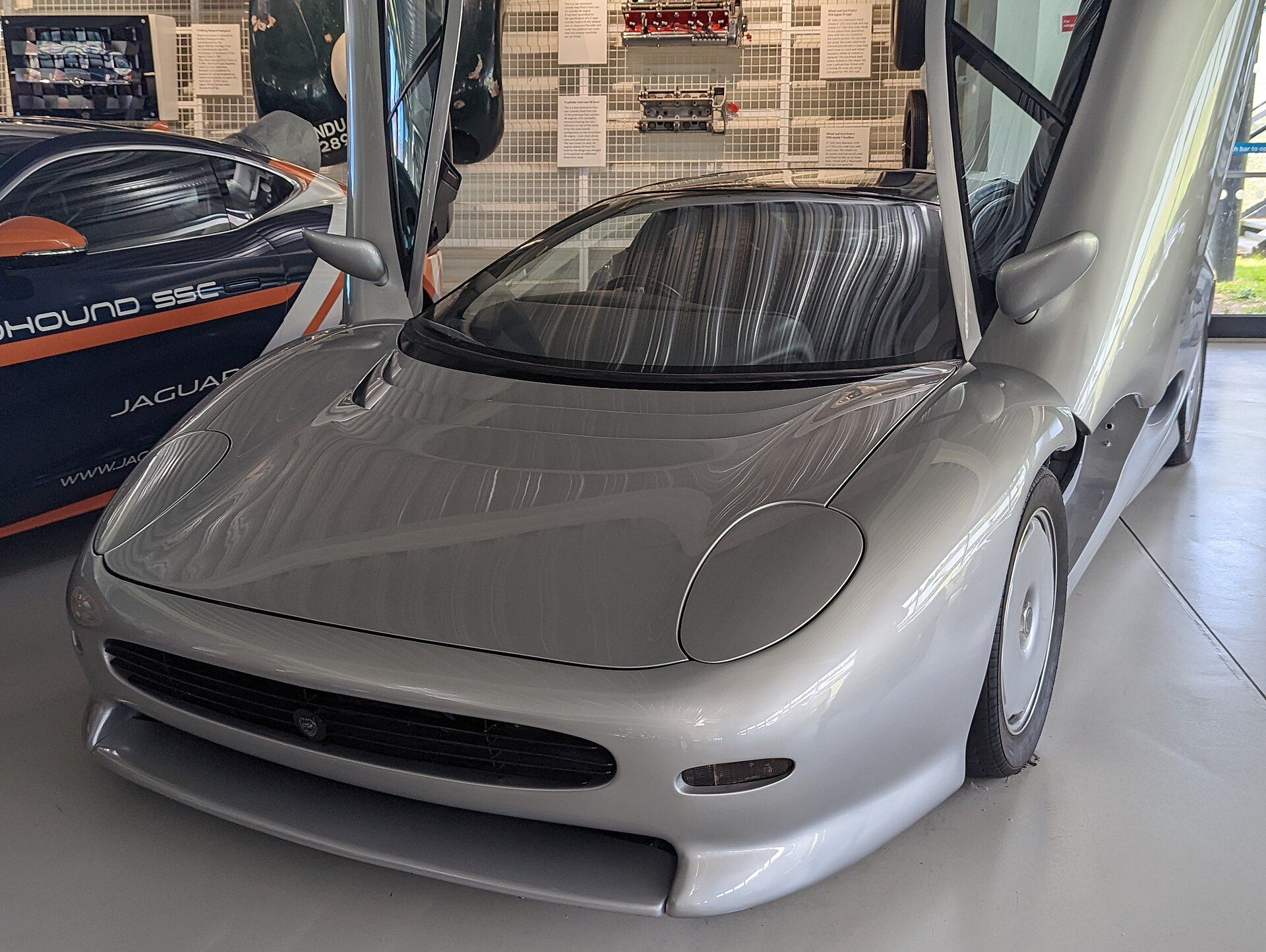 XJ220 Concept