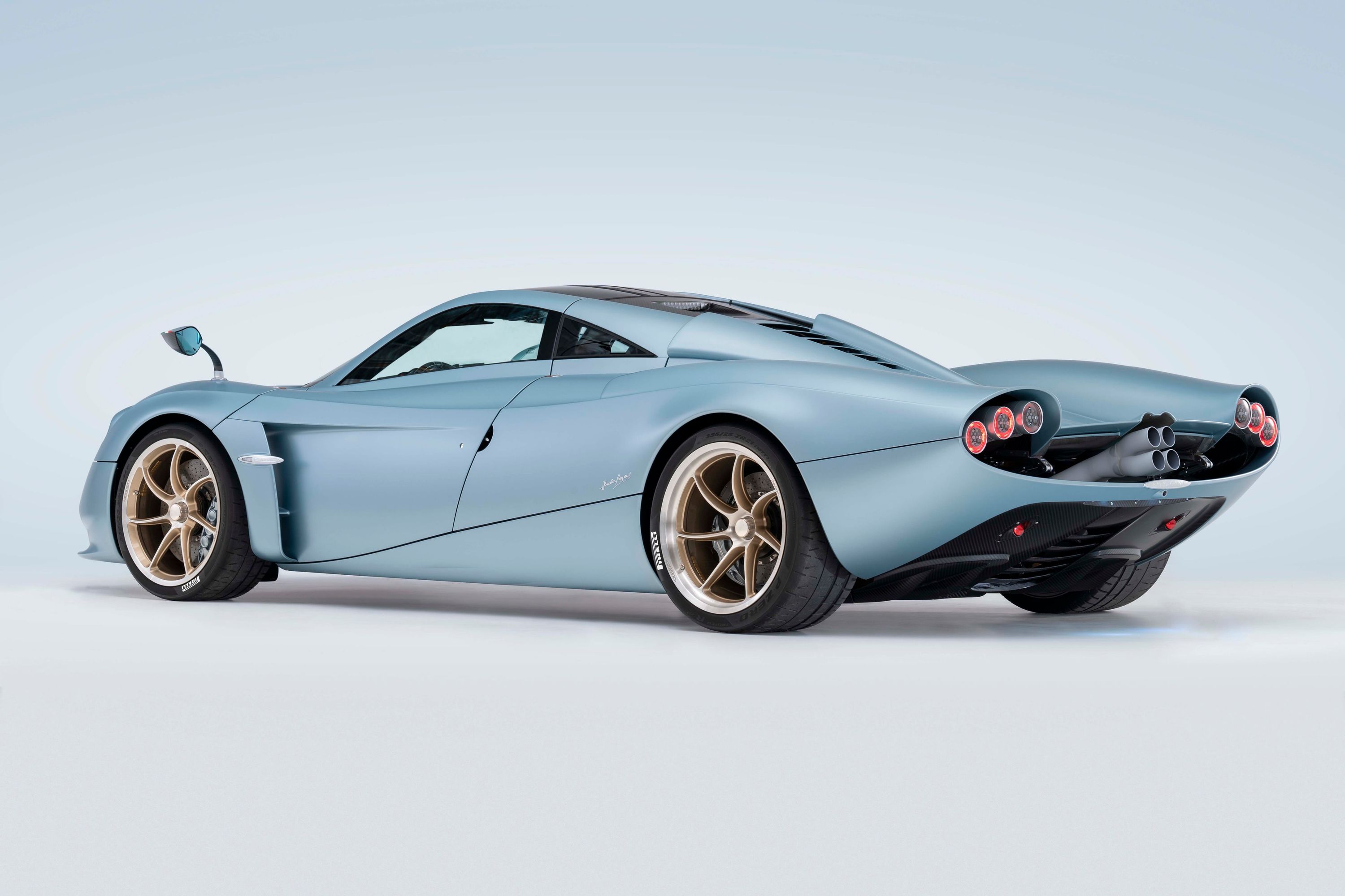 Huayra Codalunga