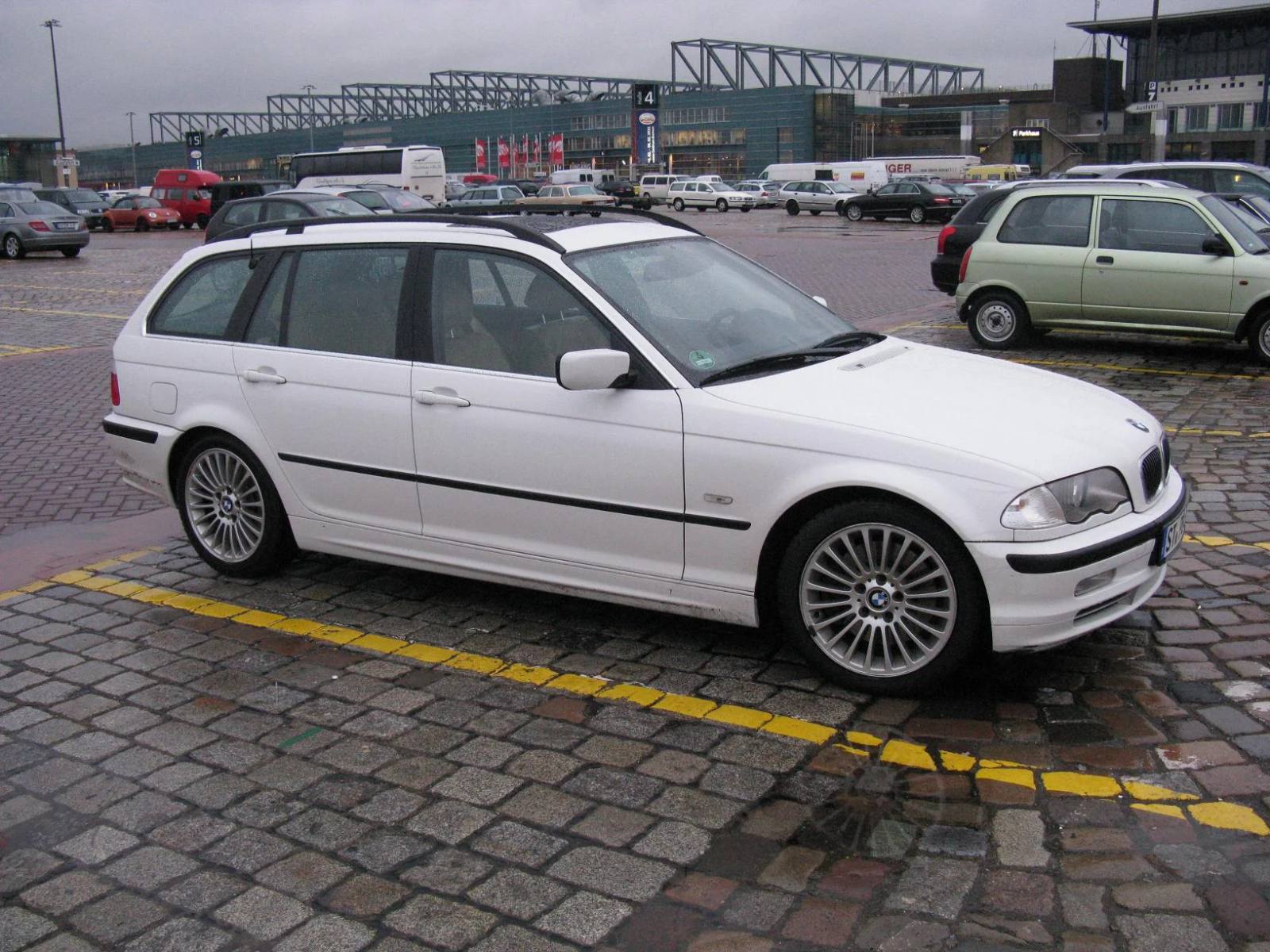 330i Touring