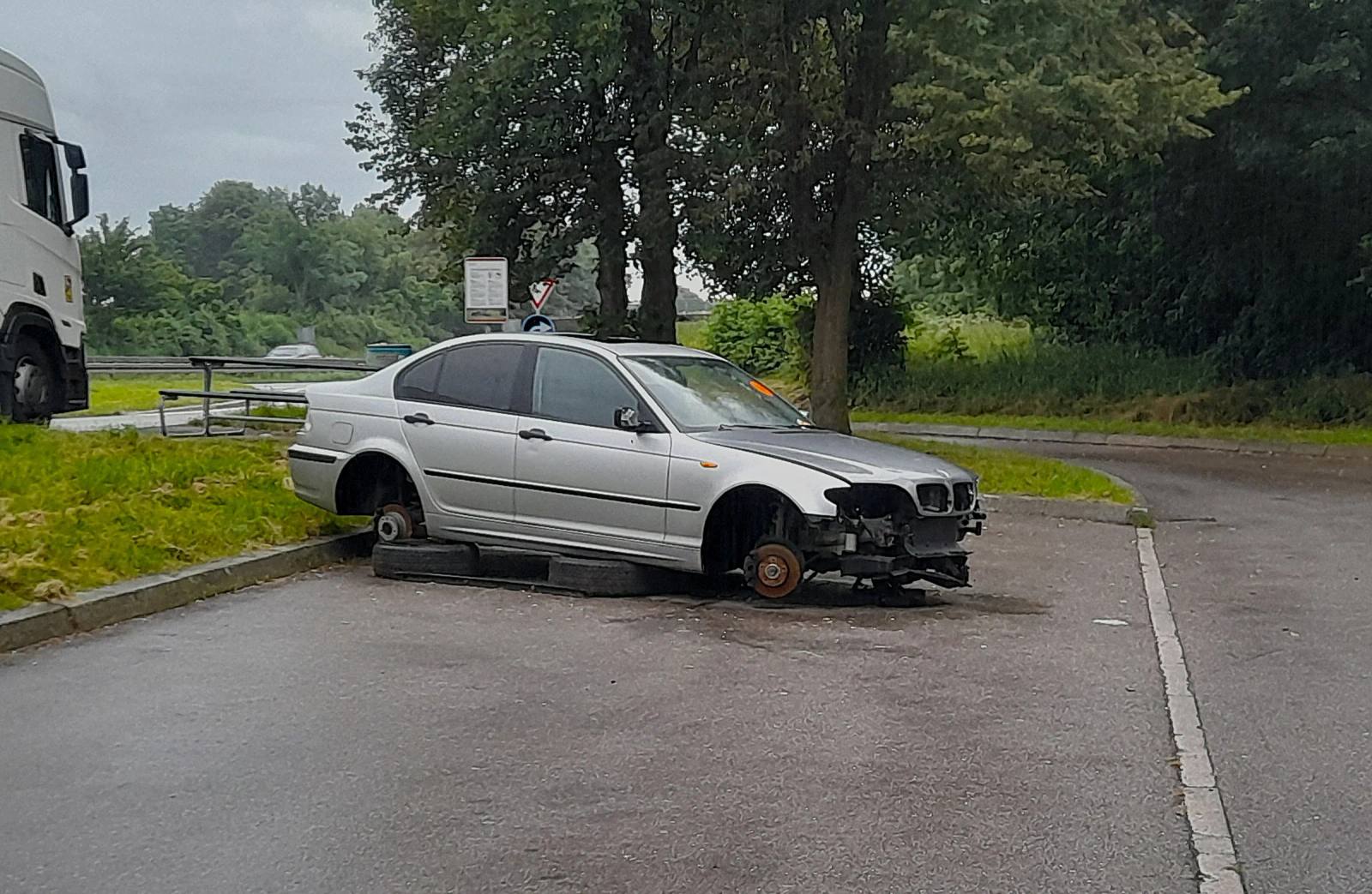 330d