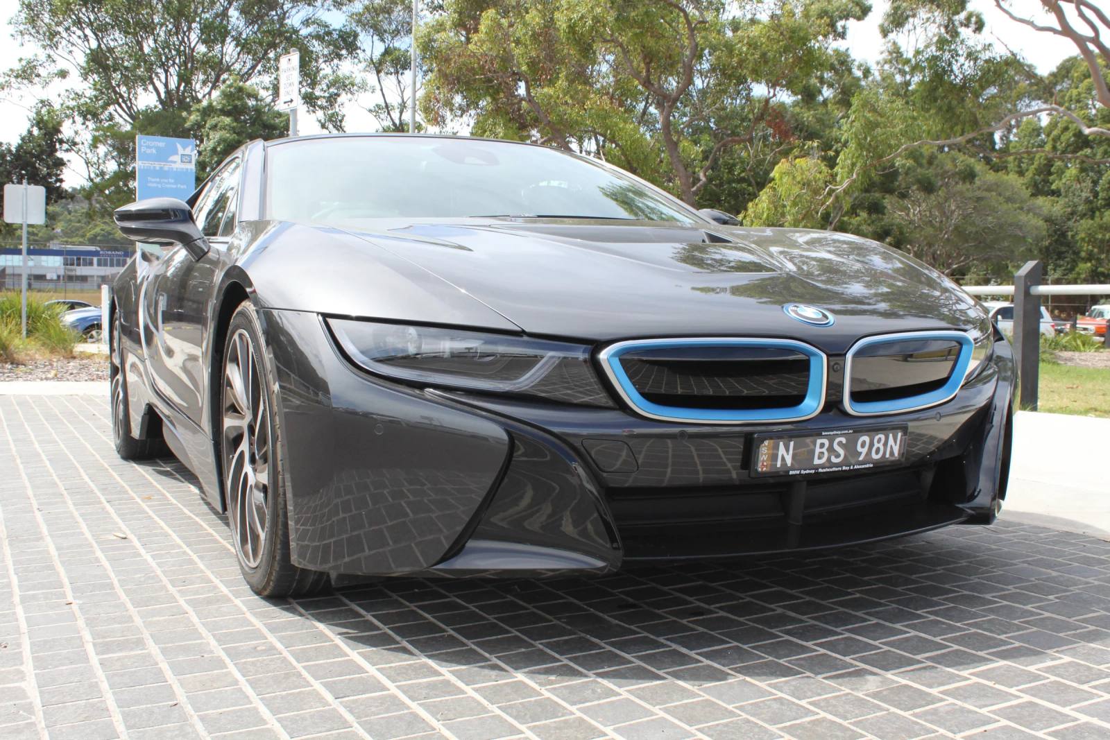 i8